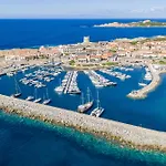 Gallura Style Res Baia Del Mirti B3 1bedap Sleeps3 Apartment Vignola Mare