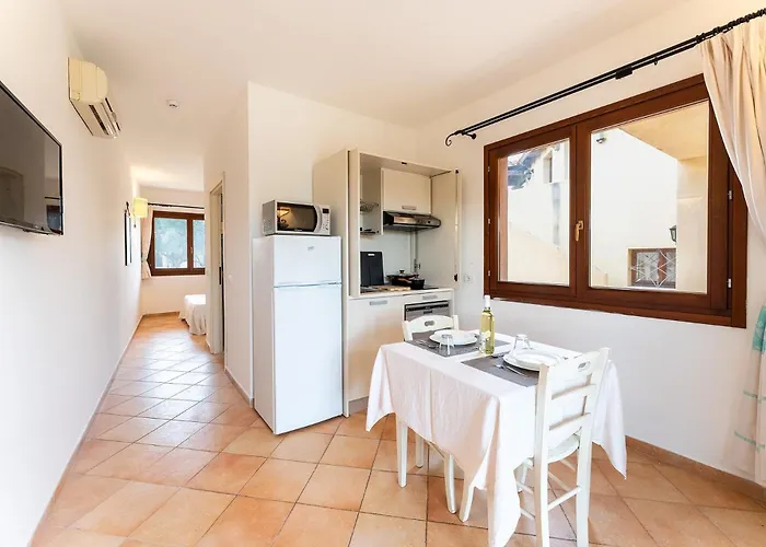 Gallura Style Res Baia Del Mirti B3 1bedap Sleeps3 Apartment Vignola Mare