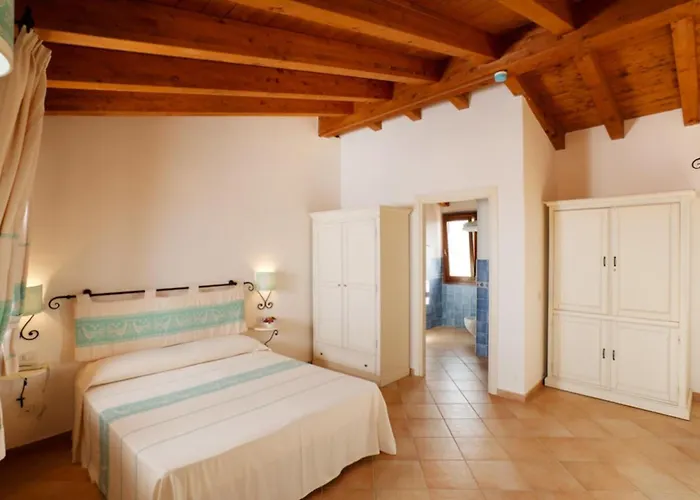 Gallura Style Res Baia Del Mirti B3 1bedap Sleeps3 * Vignola Mare