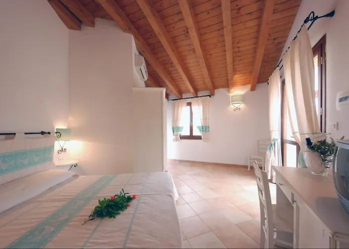 Gallura Style Res Baia Del Mirti B3 1bedap Sleeps3 * Vignola Mare